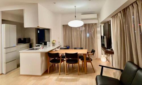 Dotonbori Apartment | 青葉邸 AOZORA 1002 Near Dotonbori 3LDK 2 Bath 2 WC Premium Tower Residence