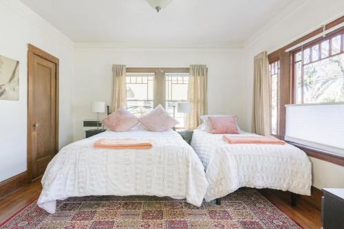 Poets Corner Apartment | 1 Berkeley - Entire Apartment - Private, Spacious