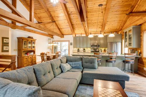 Upper Kingsbury House | 1 Mi to Heavenly Resort: Cozy Home w/Deck!