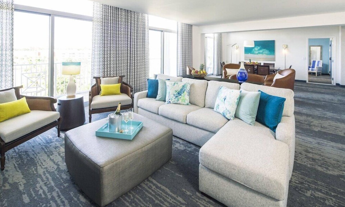Florida Center Hotel | 2-Bedroom Suite at a 4⭐️ Hotel