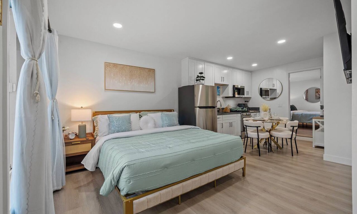 Lemon Grove House | 2 King Bed, Ranch-Style, 2 Parking, AC, EV Charger