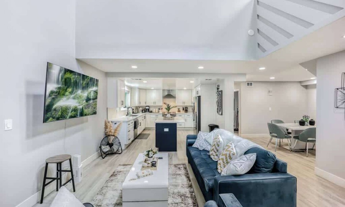 Menlo Park Condo | 2 Luxury Townhouses near Meta & Stanford - 493 & 497