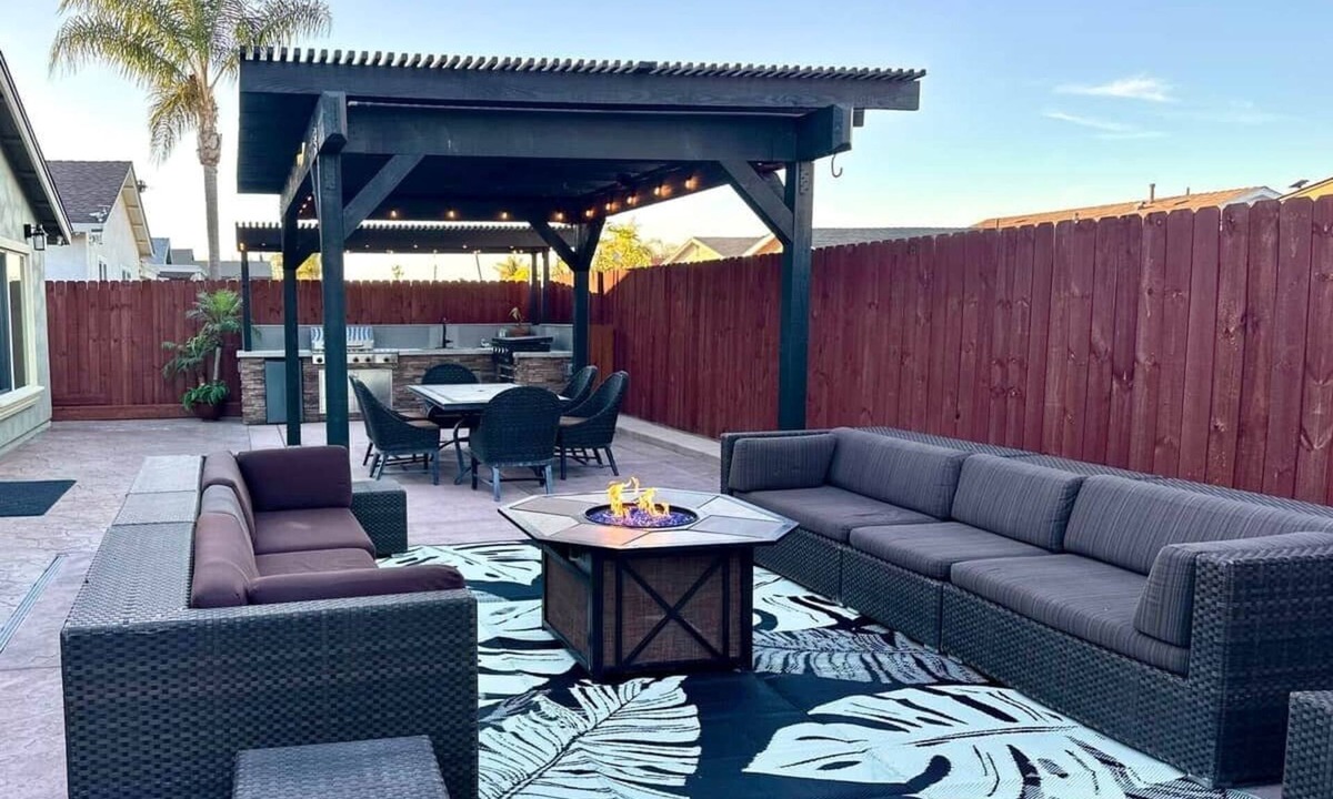 Mira Mesa House | 2 Masters, Newly Renovated New Furnishings 4BR 3BA