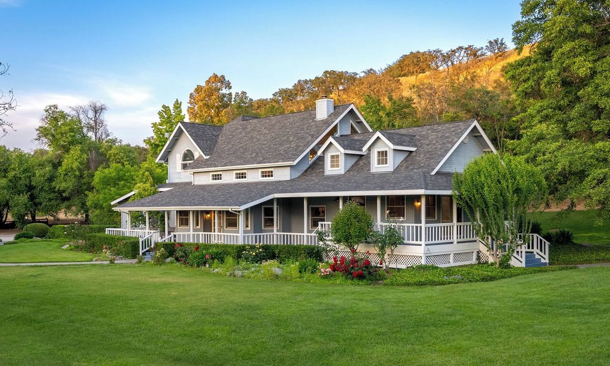 Paso Robles House | 20 Acres + Pool + Game Room | Paso Wine Country | Oaks and Roses Ranch