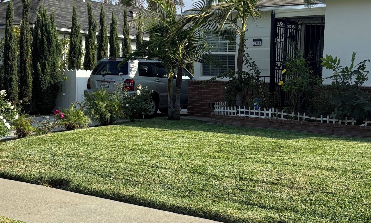 Inglewood House | 3-bedroom building in tranquil Inglewood with AC comfort