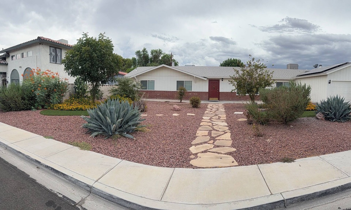 Sunrise Manor House | 3-bedroom house in terrific Las Vegas with AC