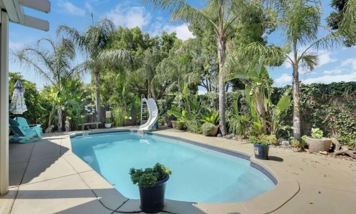 Yuba City House | 3-bedroom house with Pool in Yuba City with AC for relaxing stays