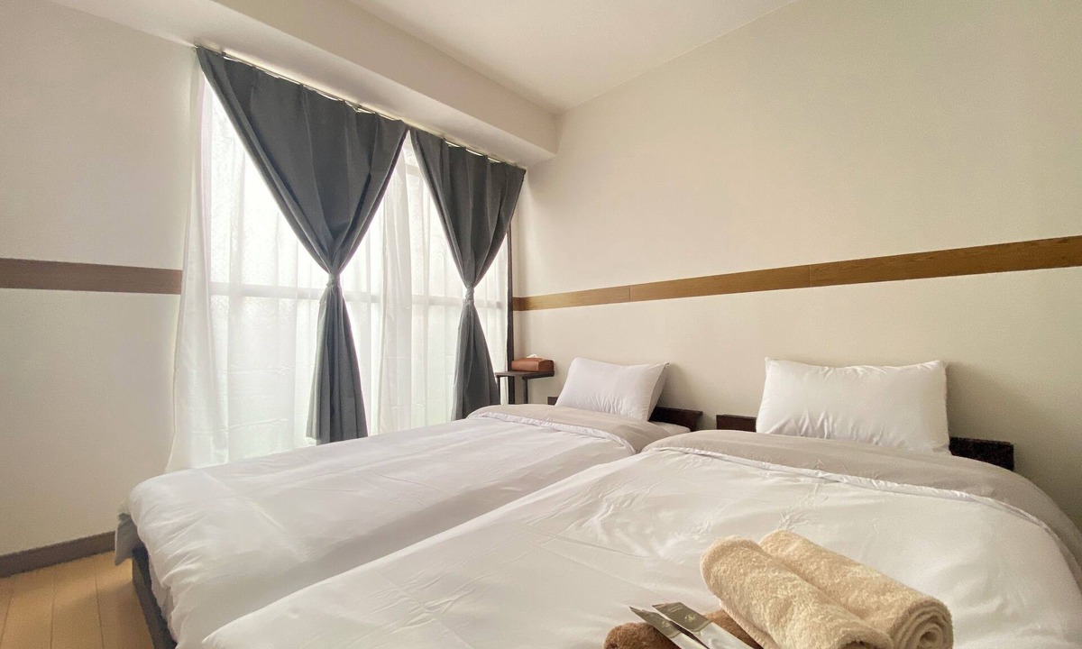 Shinsekai Apartment | 30sec walk to Tsutenkaku/1 stop to Namba Sta./AH73