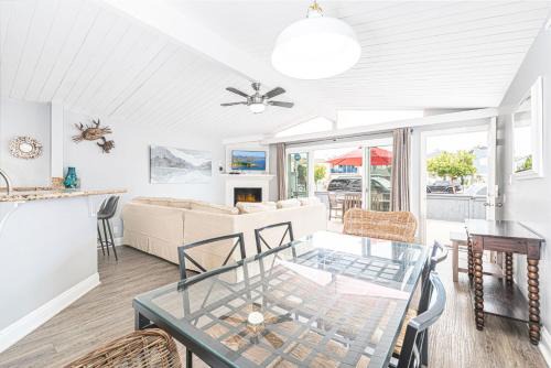 Balboa Peninsula House | 3Br Beach Cottage W Large Patio And Grill, Prime Location By Beachview Rentals