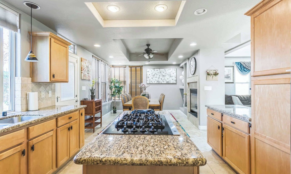 West University House | 3BR Villa Game Room, Fireplace In Reno