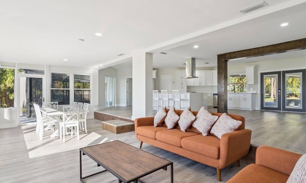 Pine Castle Villa | 4BR Lakefront Home w/Dock & Private Views