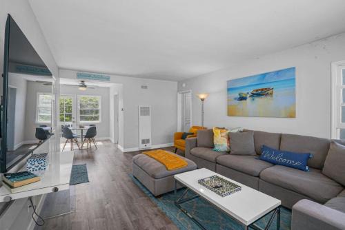 Pacific Beach Apartment | 500 ft to Ocean Relaxing stay Parking WiFi 838
