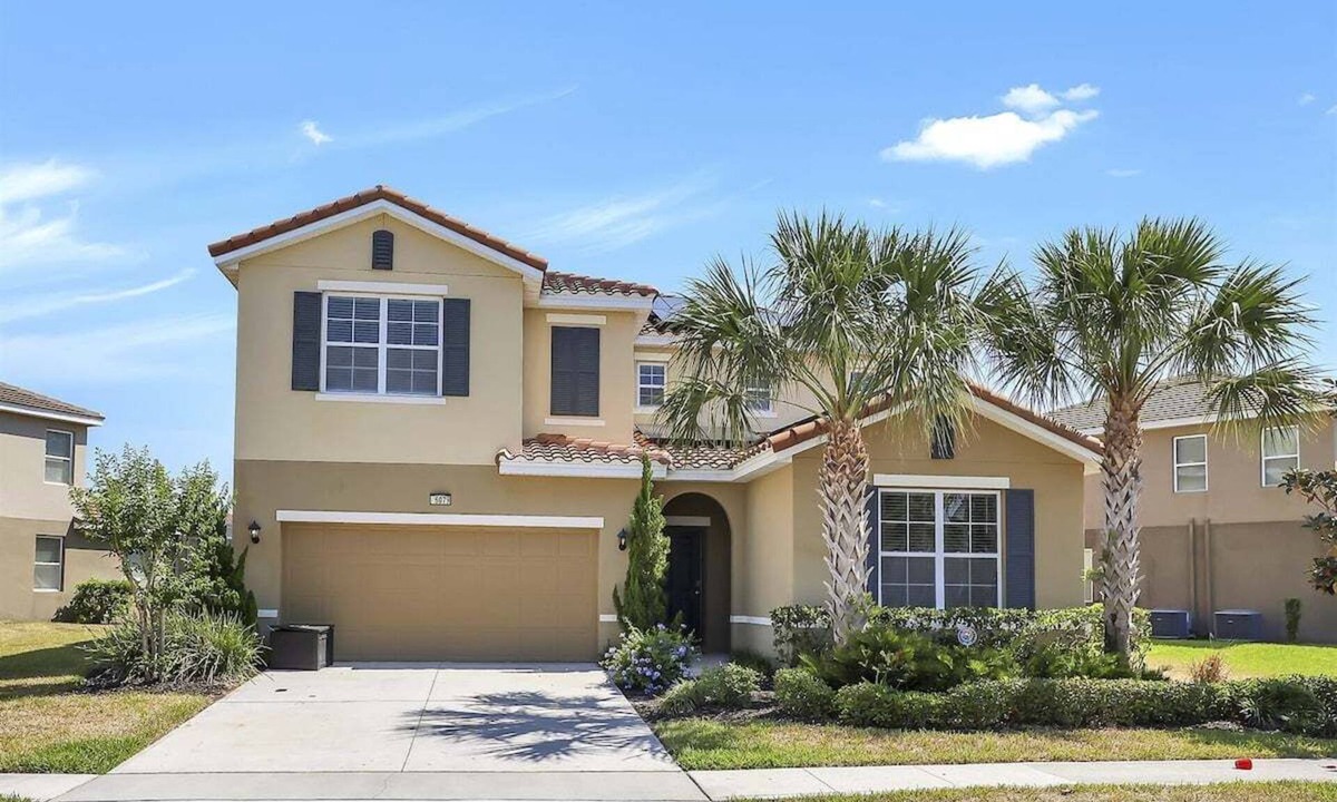 Loughman House | 6079 Spacious 7BR Family Getaway, Solterra Resort