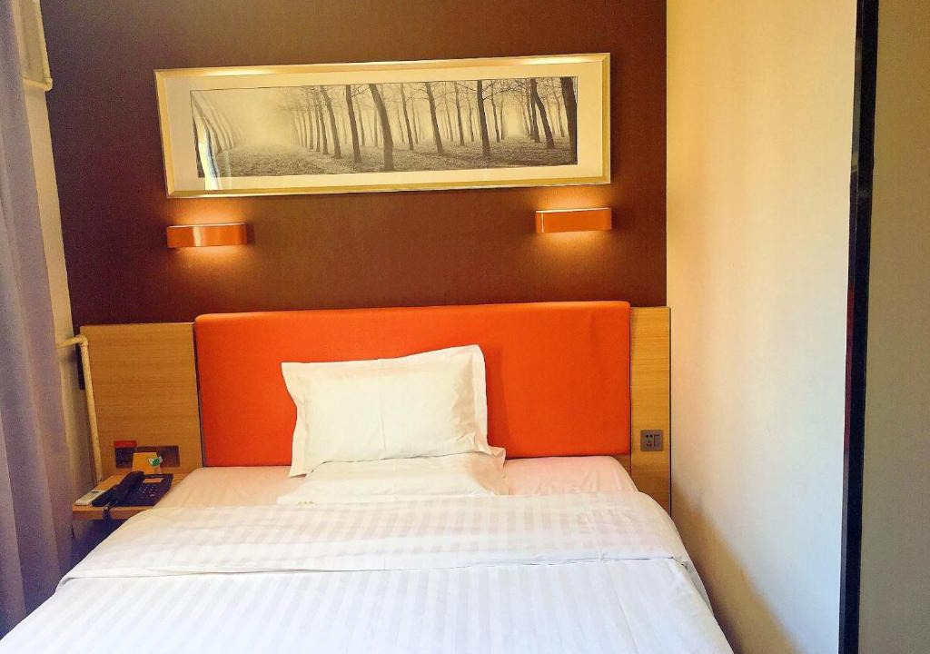 Huaiyin Hotel | 7 Days Premium Jinan Jingshi Road Qilu Children's Hospital Branch