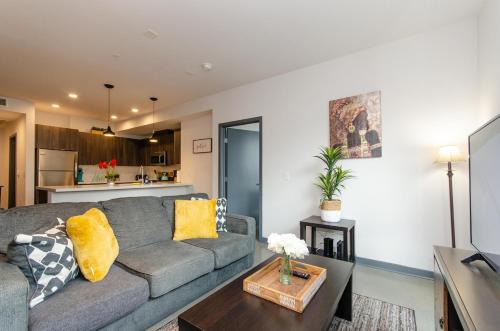 Historic Core Apartment | Adorable 2bed Apt Balcony & Rooftop Pool D