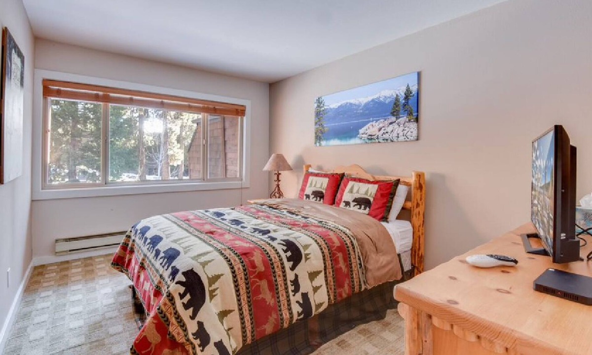 Kings Beach House | Amazing 3 bedrooms/1 loft house in Lake Tahoe on the water