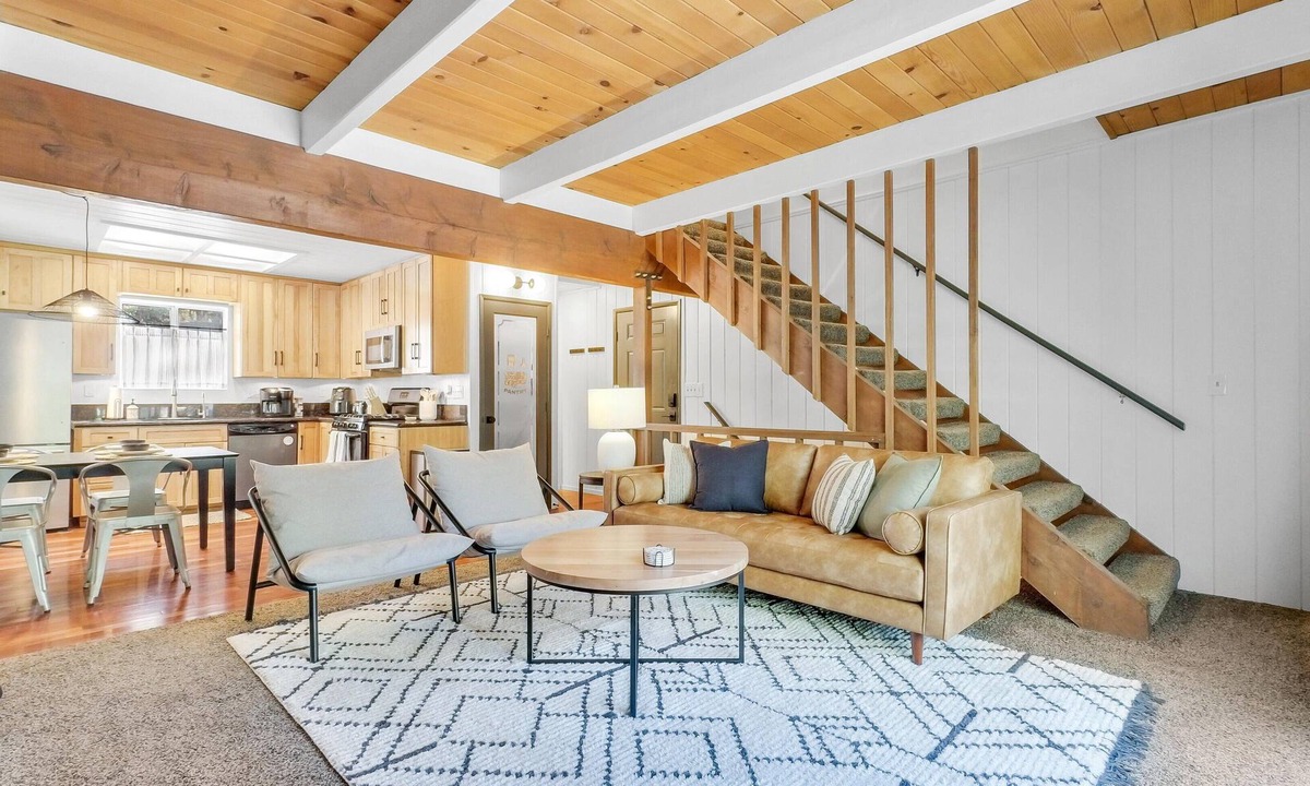 Arrowbear Lake House | Arrowbear retreat - EV Charging, Generator, Arcade