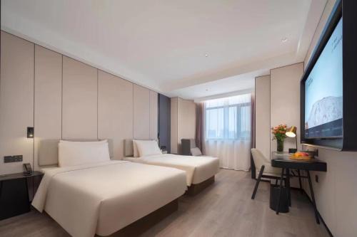 Jinshui District Hotel | Atour Hotel Zhengzhou Zhenghong City Garden Road