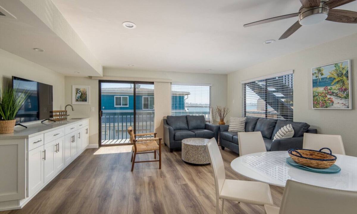 South Mission Beach Villa | Bay Breeze