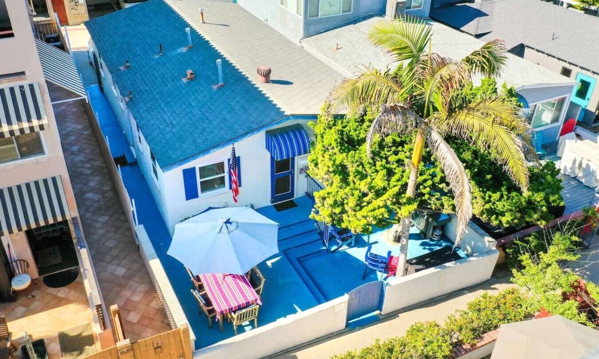 Mission Beach House | Beach House | 150ft from beach & 3 parking spots!