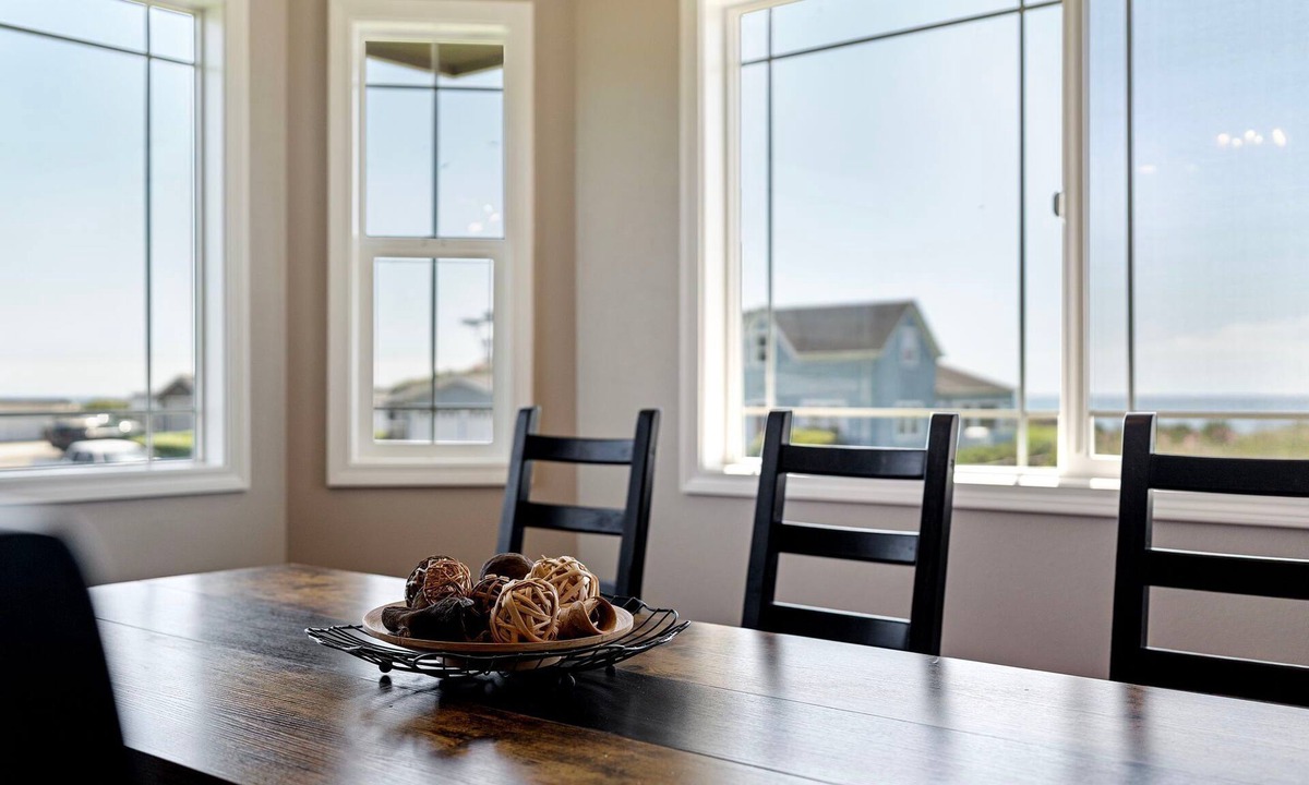 Crescent City House | Beach House | Oceanfront + Fenced Yard