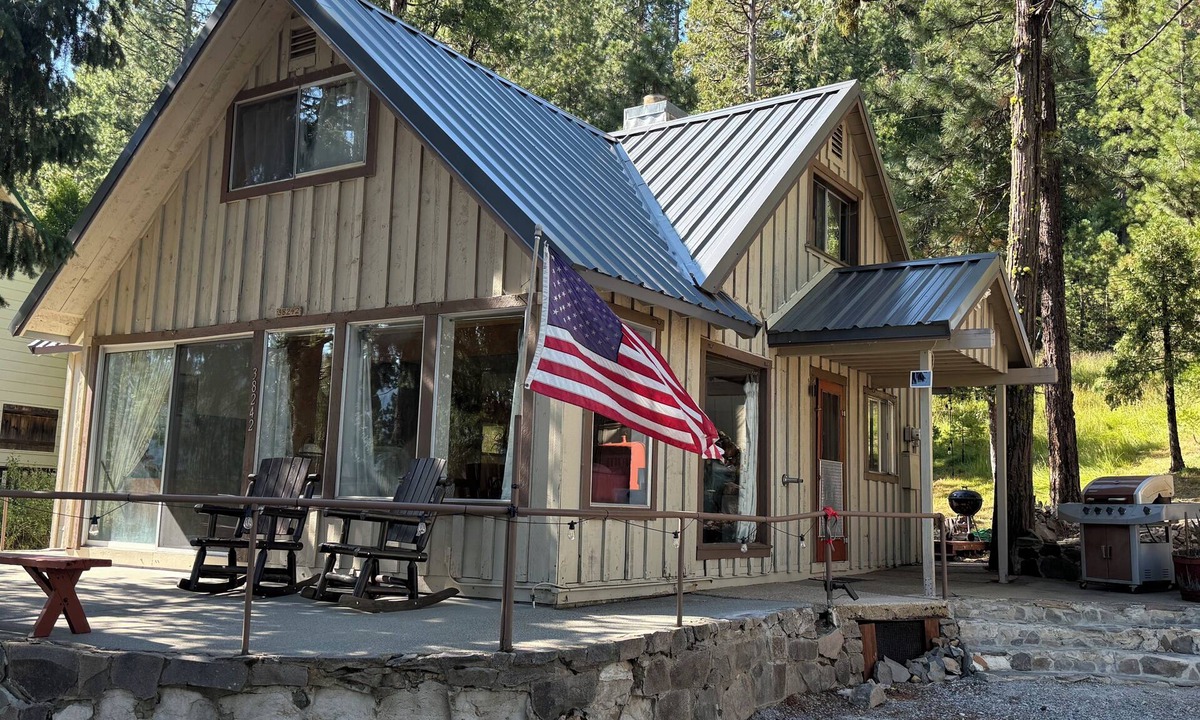 Mineral House | Beautiful 3bedroom house in Mineral/Pet and family Friendly/Lassen National Park