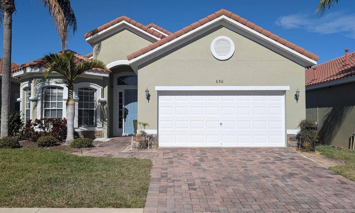 Tuscan Hills House | Beautiful 4 bed/3 bath pool home + games room, 8 miles to Disney World Resort!