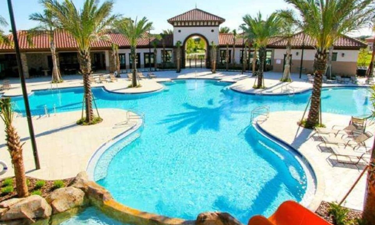 Loughman Villa | Beautiful Home with a South-Facing Heated Pool-Jacuzzi & BBQ Grill included