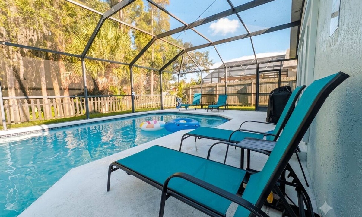 Buena Ventura Lakes House | Beautiful Retreat Near MCO and Theme Parks with FREE Heated/Chilled Pool!