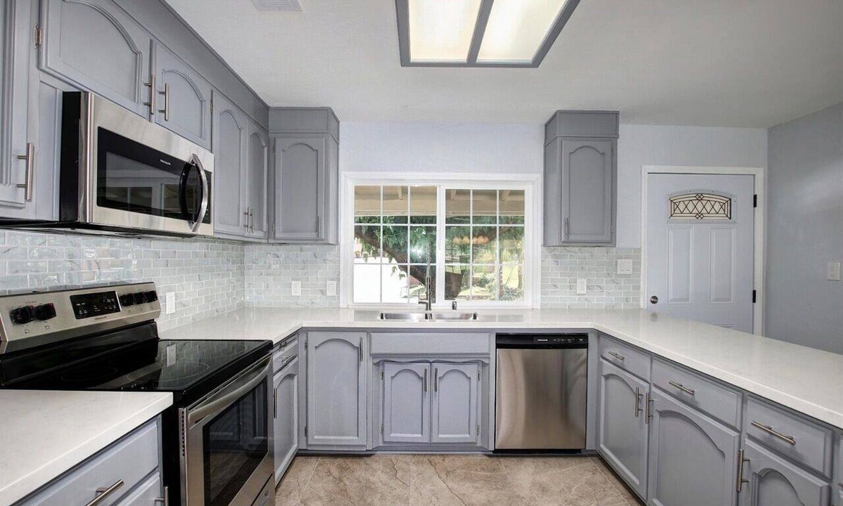 Citrus Heights House | BEAUTIFULLY REMODELED VERY OPEN 3 BED 2 BATH!