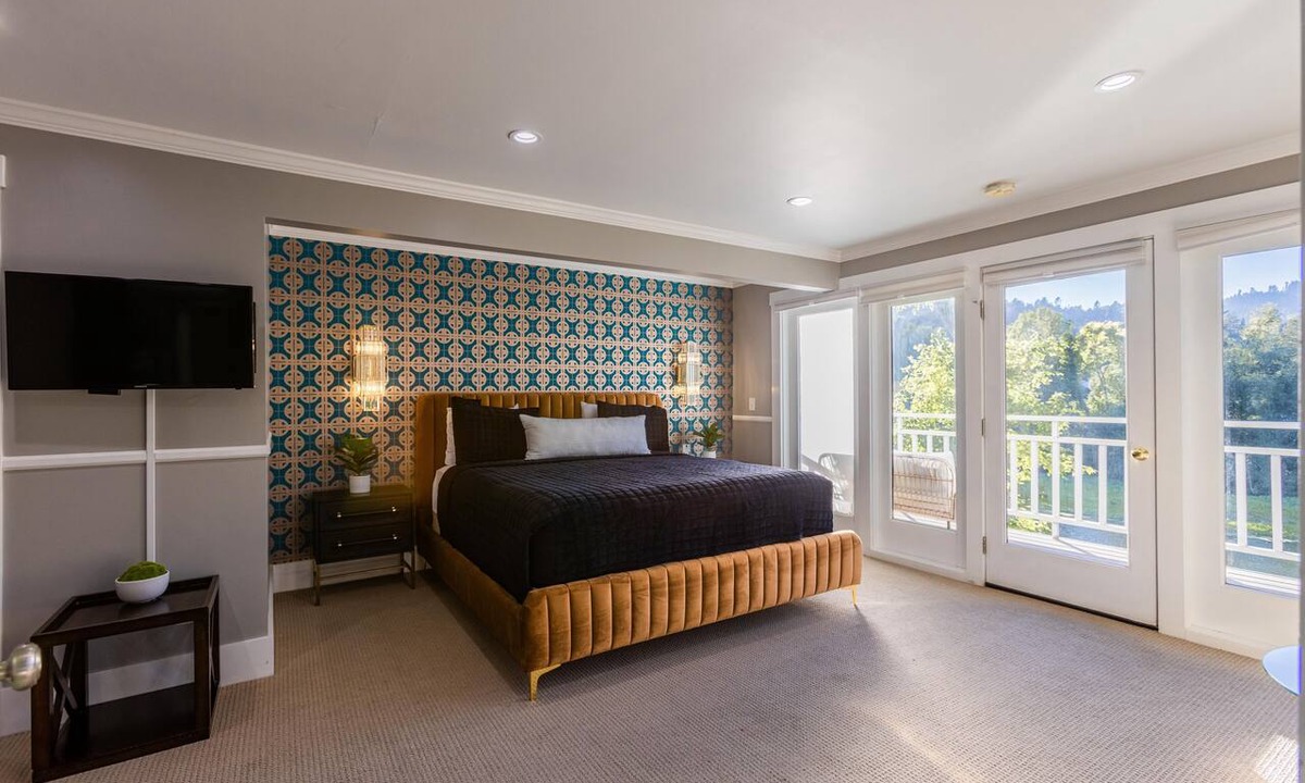 Northwood Hotel | Boho Manor Resort - Studio G