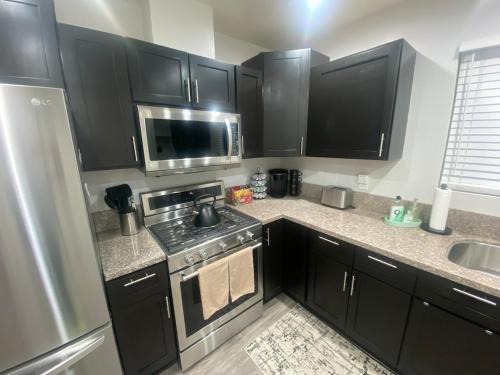 Eastside House | BonVoyage-Sleep&Sail Overnight Stays-Sleeps 6-8