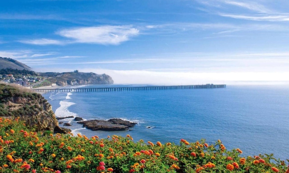 Callender Hotel | Breathtaking Ocean View! 3 Classy Units, Outdoor Pool, Near Avila Beach Pier
