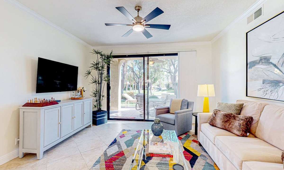 Cathedral City Condo | Bright Dog Friendly condo with inviting patio, washer/dryer on a Golf Course
