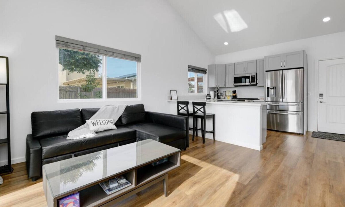 Mira Mesa House | Bright & Spacious | Modern Getaway