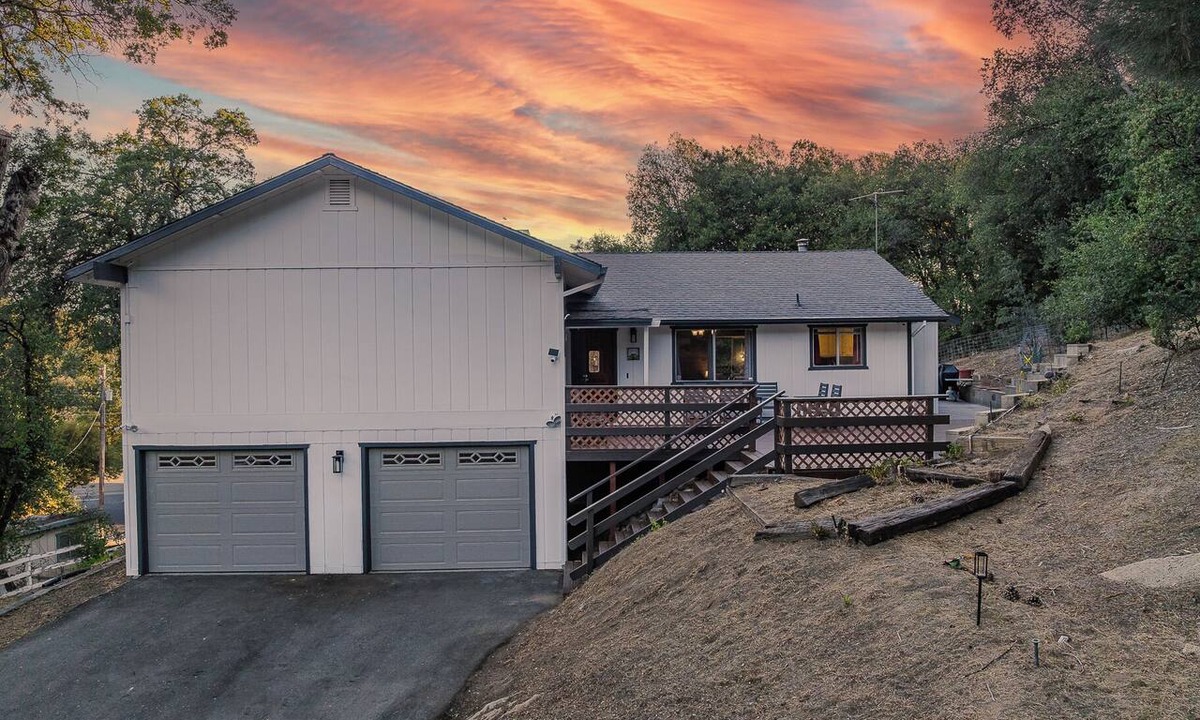 Yosemite Forks House | Buckeye Ranch: Lovely mountain house/20 min from Yosemite/6 min from Bass lake