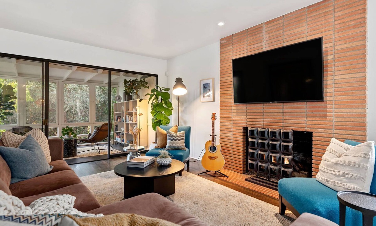 Upper East House | Bungalow Retreat