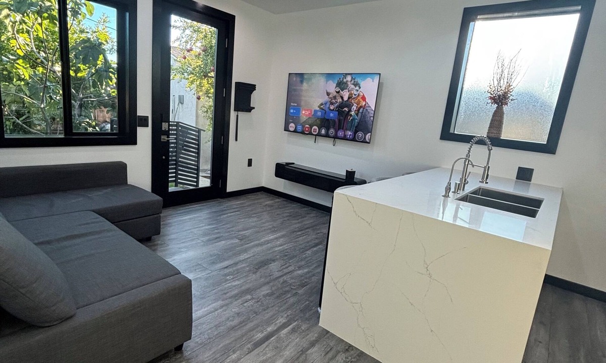 Burbank House | Burbank - Starlight Hills Luxury Guest House