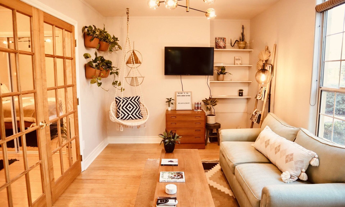 Fallbrook Cottage | Cactus Garden Cottage…Best Location!