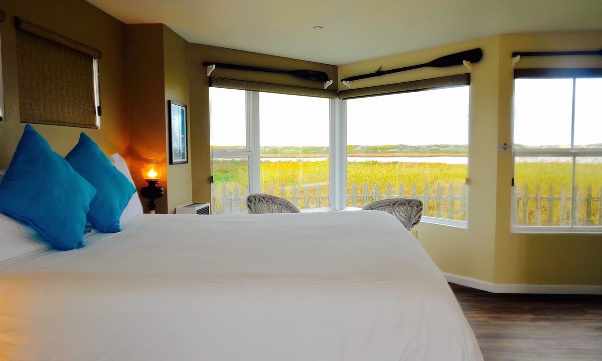 Moss Landing Hotel | Captain's Inn at Moss Landing