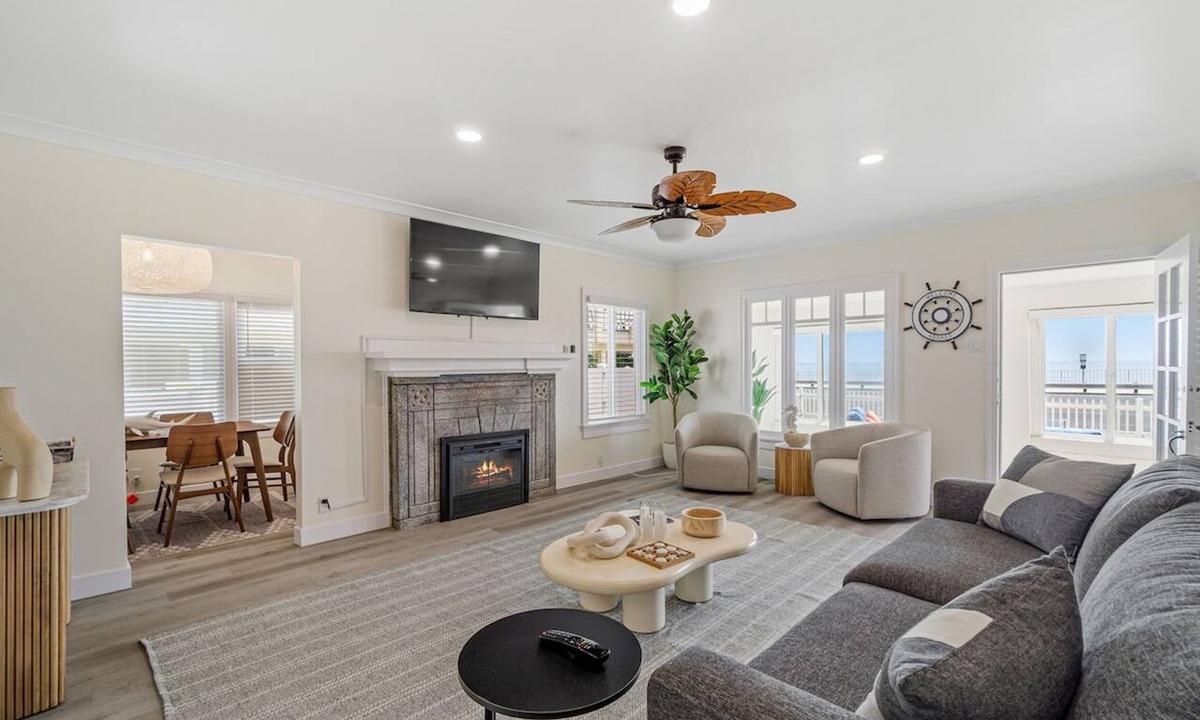 Carlsbad House | Carlsbad Blvd Villa in Carlsbad