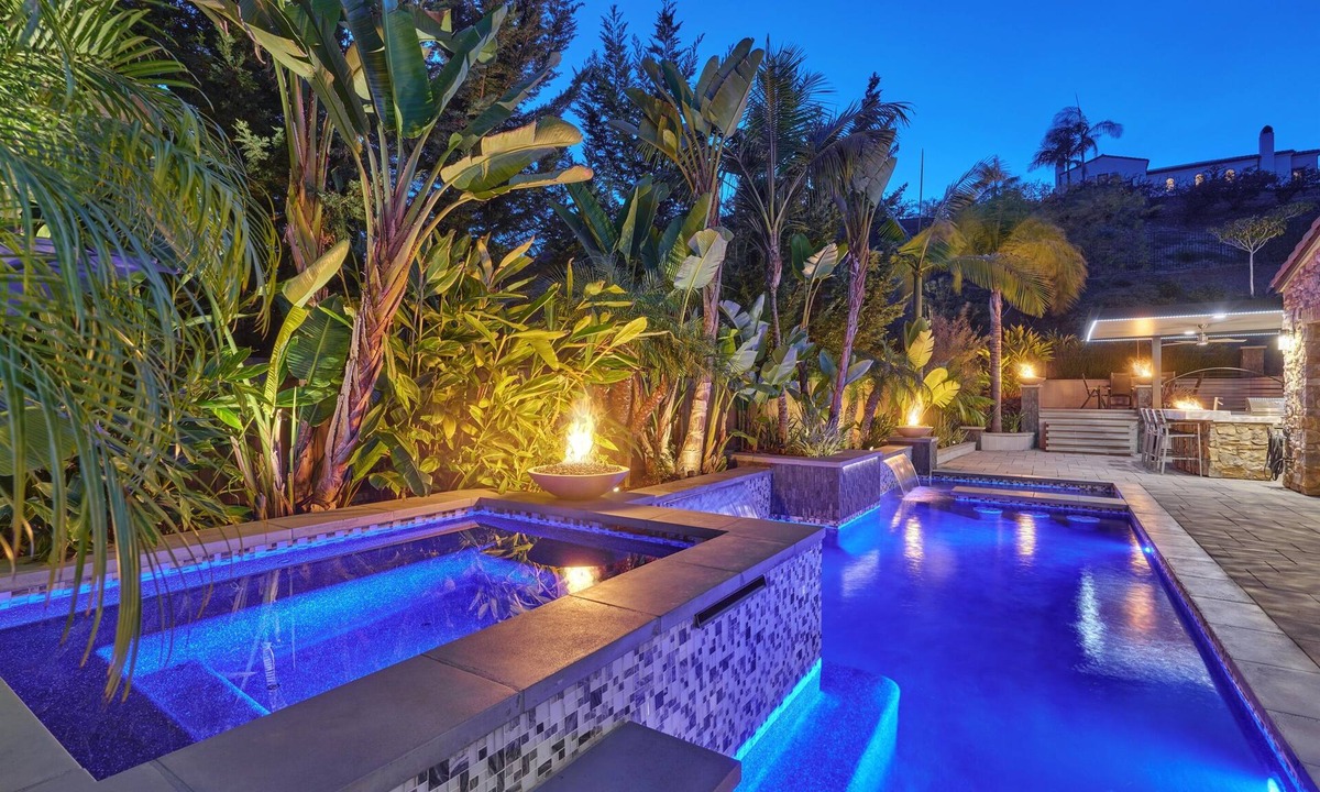 Carlsbad House | Carlsbad Oasis, Luxe 6BR with Casita. Pool, Spa, Outdoor Dining, Close to Beach