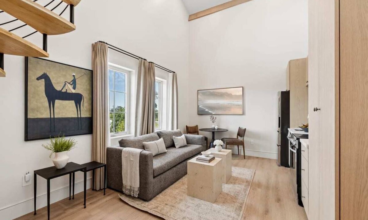 Oak Park Apartment | Casa Iglesia Loft Studio 310