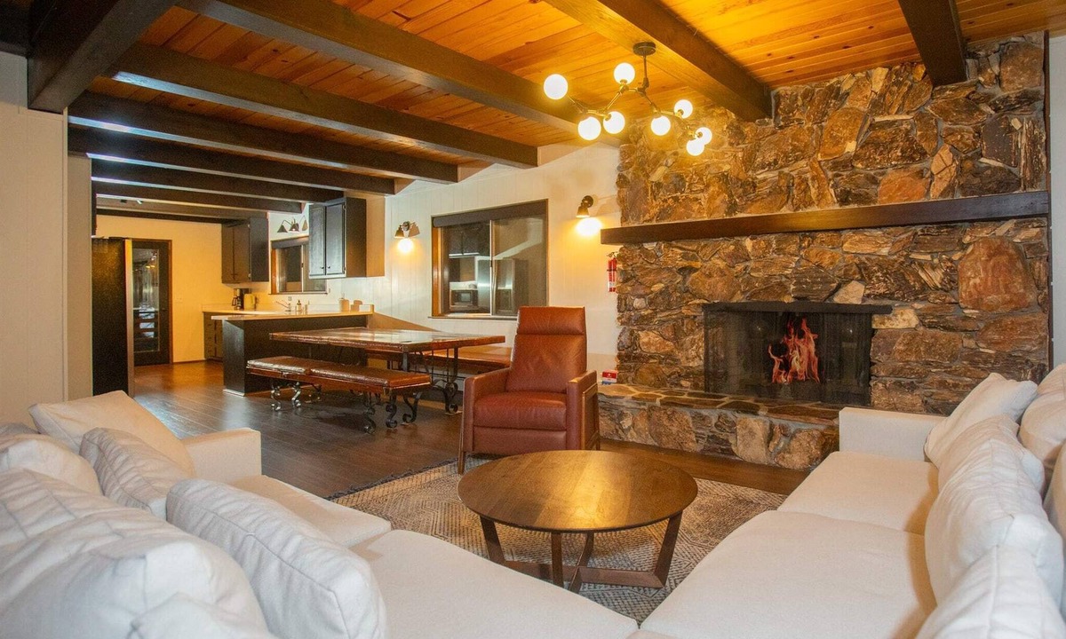Tahoe Woods House | Chalet Blue- Modern 4BD Tahoe Home
