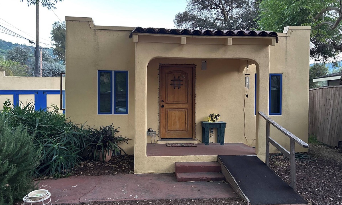 Ventura County Cottage | Charming 2-bedroom cottage in Ventura perfect for a relaxing getaway