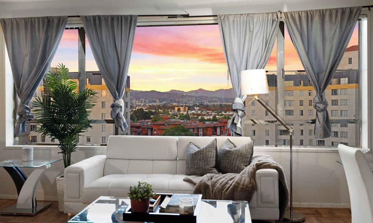 La Brea Apartment | Charming 2-bedroom/3beds apartment with WiFi, AC in lovely Los Angeles