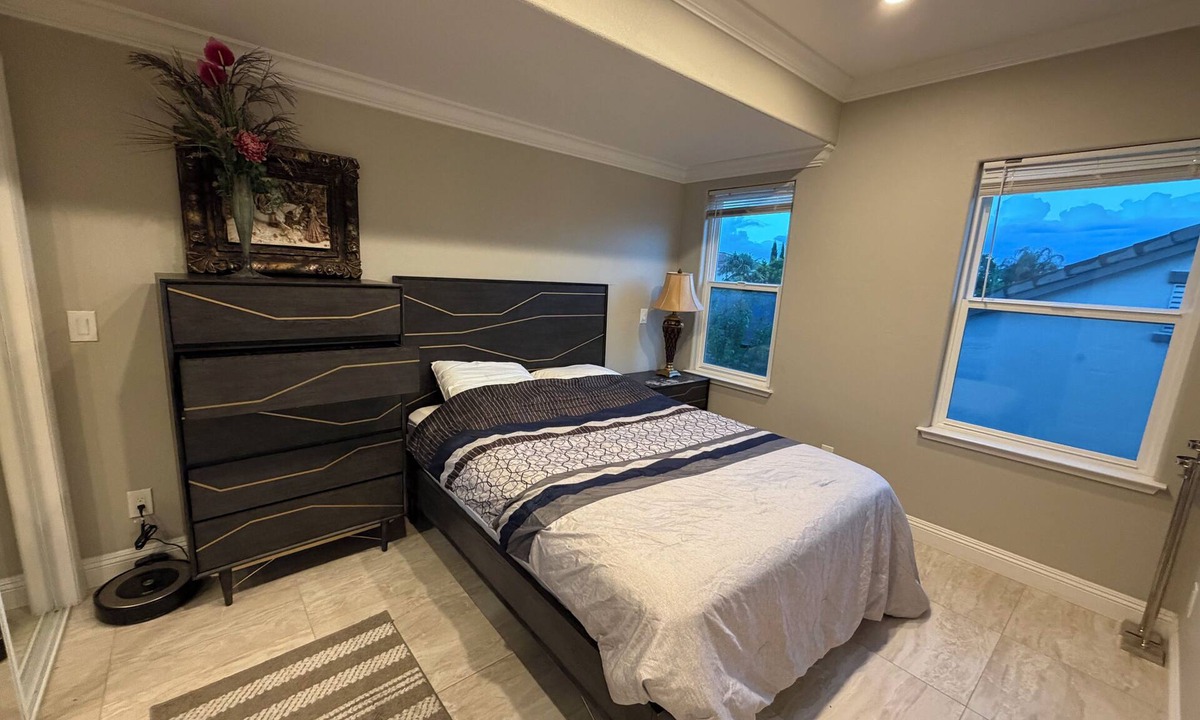 Pleasanton House | Charming house in lovely Pleasanton perfect for your getaway