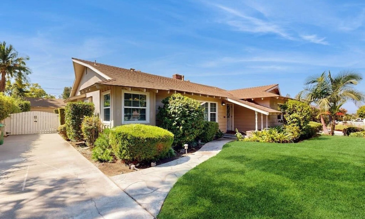 Orange House | Charming Orange Circle home with patio, grill, & game room - near Disneyland