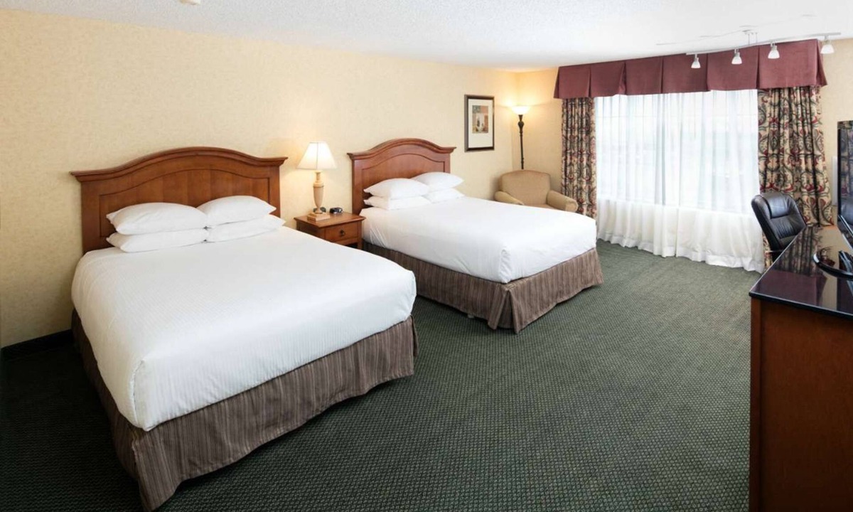 Downtown Hotel | Charming & Pet-Friendly Suite Close to Old Town Eureka’s Victorian Charm