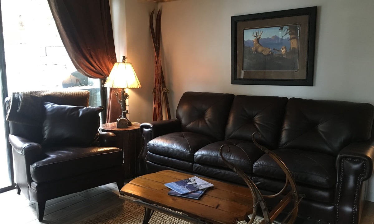 Brockway Condo | Charming remodeled Kings Beach pet ok, hot tub, fenced yard walk to lake